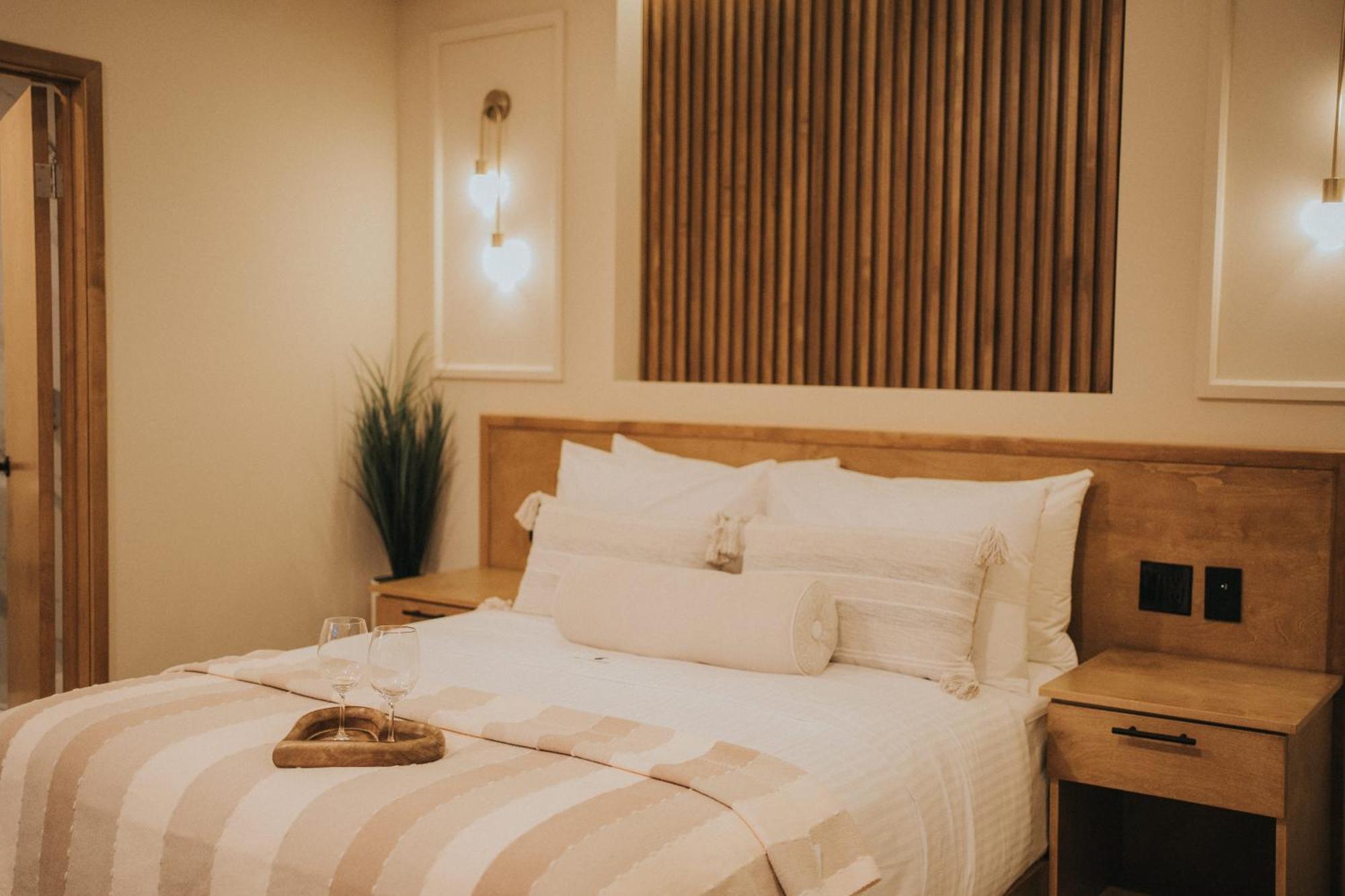 Jules & Laurent Hotel Contemporaneo เอนเซนาดา ภายนอก รูปภาพ