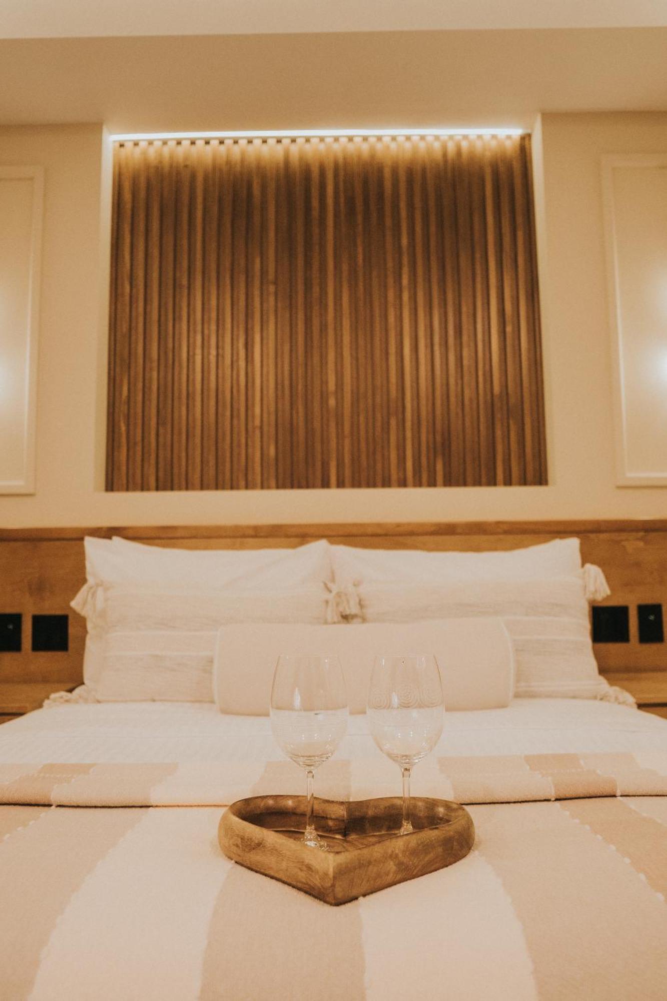 Jules & Laurent Hotel Contemporaneo เอนเซนาดา ภายนอก รูปภาพ