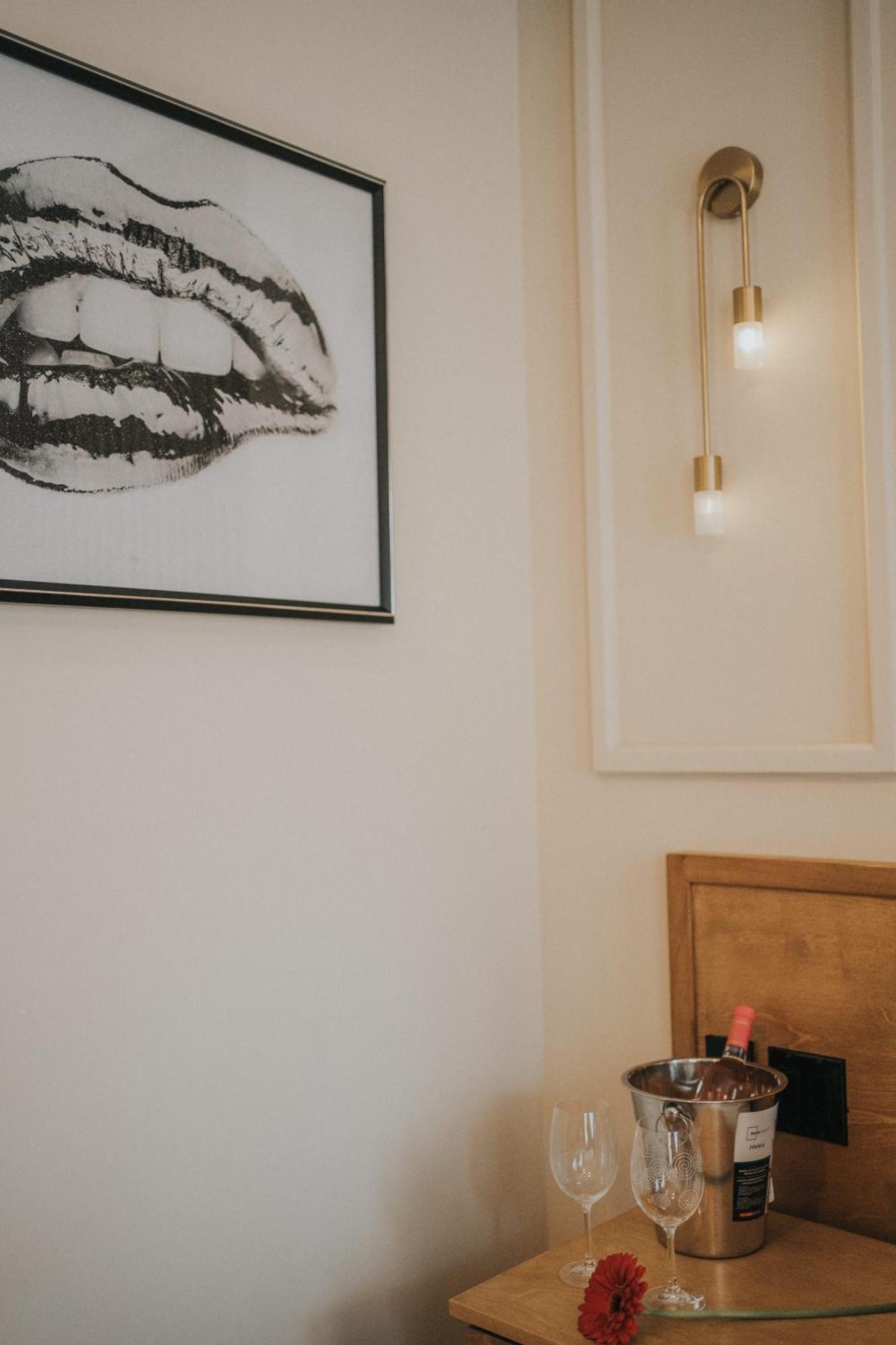 Jules & Laurent Hotel Contemporaneo เอนเซนาดา ภายนอก รูปภาพ