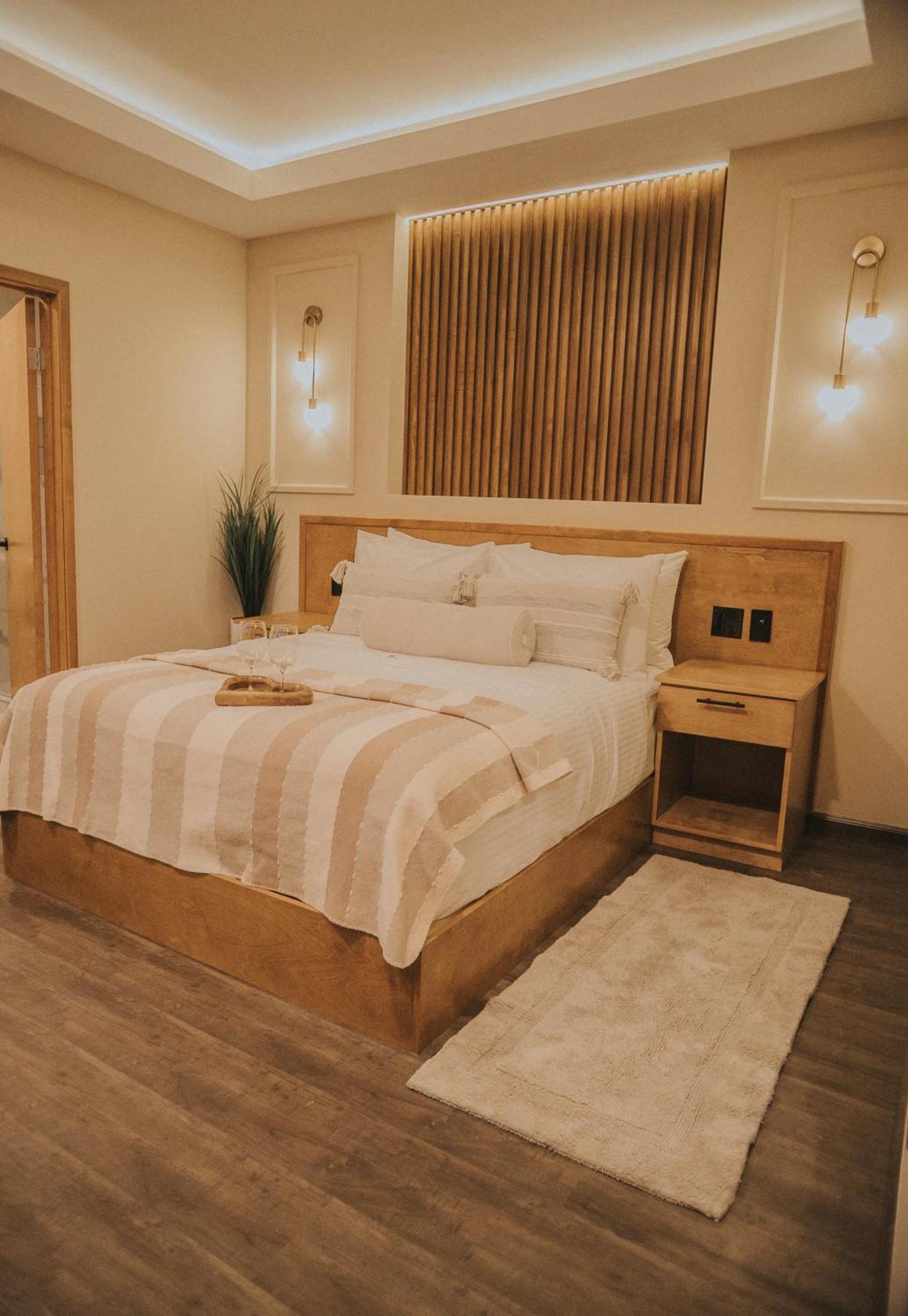 Jules & Laurent Hotel Contemporaneo เอนเซนาดา ภายนอก รูปภาพ